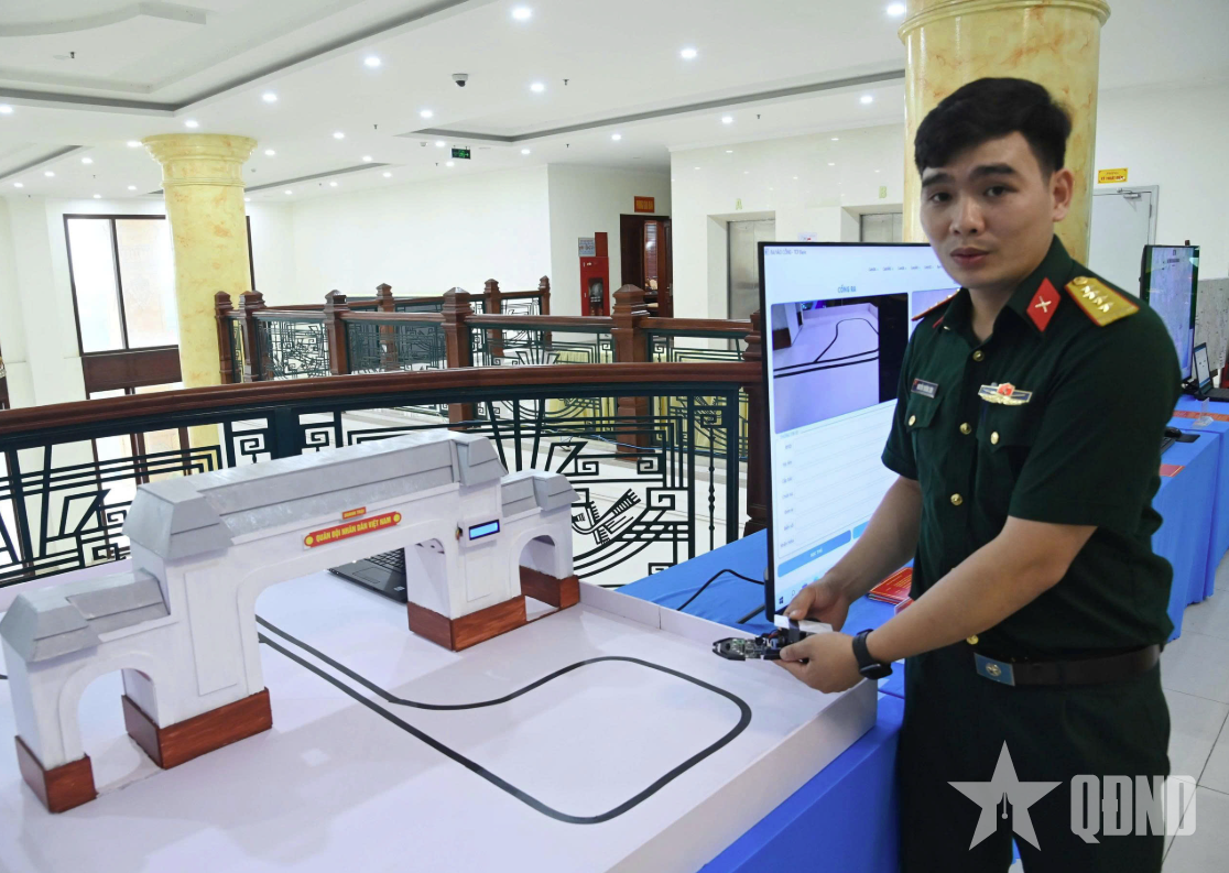 Ứng dụng thị giác máy tính kiểm soát ra, vào doanh trại
